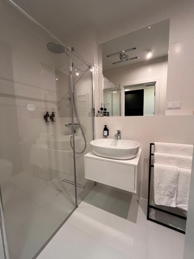 Wave Apartment Tyballtic 7Th Floor With Two Bedrooms And Sea View! Miedzyzdroje Exteriör bild